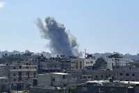 Οι ισραηλινές δυνάμεις βομβαρδίζουν τη βόρεια Γάζα – Για αδιάκοπο σφυροκόπημα σε όλο τον θύλακα μιλούν οι κάτοικοι
