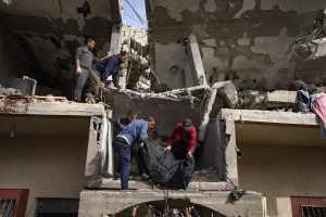 Γάζα: Θρήνος, πόνος και απόγνωση στη Ράφα μετά τους αεροπορικούς βομβαρδισμούς – Δεκάδες οι νεκροί