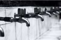 Ηράκλειο: Διαμαρτυρίες κατοίκων για έλλειψη νερού στην πλατεία Σινάνη