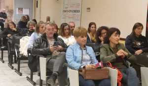 Πλήθος κόσμου στην εκδήλωση ΟΙΕΛΕ, Εργατοϋπαλληλικού Κέντρου Χανίων και ΣΙΕΛ Δυτικής Κρήτης για τις εκπαιδευτικές ανισότητες