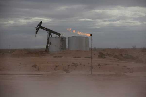 Πετρέλαιο: Διακυμάνσεις εν αναμονή των αποφάσεων του ΟΠΕΚ για περικοπή της παραγωγής
