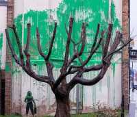 Βανδάλισαν τη νέα τοιχογραφία του Banksy στο Λονδίνο – Η τοπική κοινότητα λαμβάνει μέτρα προστασίας