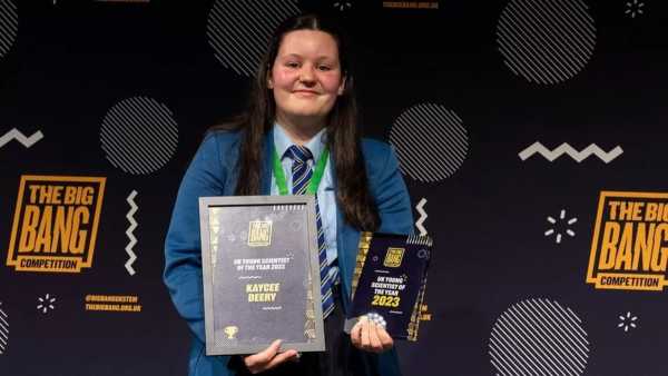 Βρετανία: Κορυφαίο επιστημονικό βραβείο σε 15χρονη μαθήτρια που δημιούργησε ένα φιλικό προς το περιβάλλον αντηλιακό