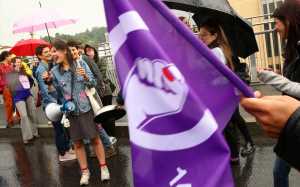 Ελβετία: Εκατοντάδες γυναίκες στους δρόμους για τη «φεμινιστική απεργία»