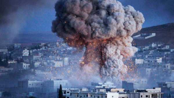 Αεροπορικοί βομβαρδισμοί στην ανατολική Συρία – Τουλάχιστον 15 νεκροί, ανάμεσά τους εργαζόμενος του ΠΟΥ