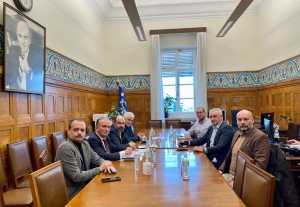 ΠΑΣΟΚ-ΚΙΝΑΛ: Συνάντηση με το προεδρείο της ΠΟΕ στη Βουλή