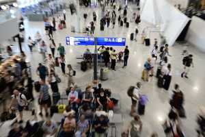 ΑΑΔΕ: 16.380 παραποιημένα προϊόντα με επώνυμα σήματα κατασχέθηκαν στο αεροδρόμιο Ελ. Βενιζέλος