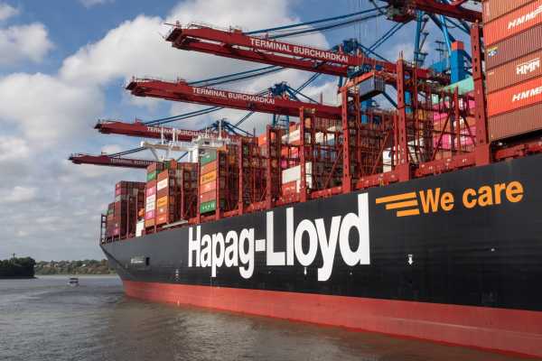 Ερυθρά θάλασσα: Η Hapag-Lloyd αναστέλλει τις διελεύσεις πλοίων μέχρι τη Δευτέρα