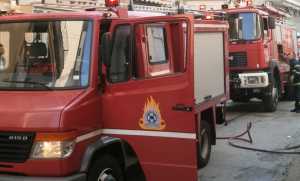 Κρήτη: Στις φλόγες τυλίχτηκαν δύο σταθμευμένα οχήματα
