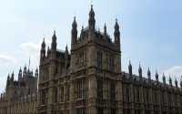 Βρετανία: Βουλευτής παύθηκε από κυβερνητικά καθήκοντα μετά από έκκλησή του για κατάπαυση του πυρός στη Γάζα