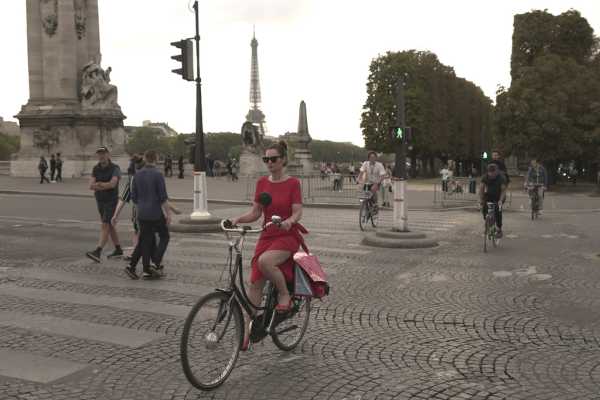 Γαλλία: Οι Παριζιάνοι χρησιμοποιούν περισσότερο το ποδήλατο από ότι το αυτοκίνητο