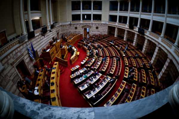 Βουλή: Ψηφίστηκε κατά πλειοψηφία το νομοσχέδιο «Αναδιάρθρωση Πολιτικής Προστασίας» – Τι ανέφερε ο Β. Κικίλιας