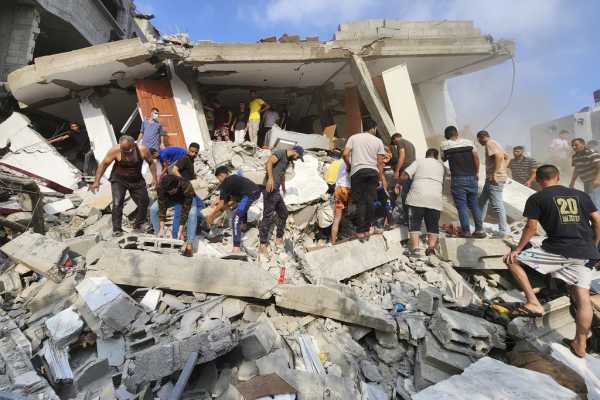 Live: Ισραηλινοί βομβάρδισαν καταυλισμό στη Γάζα με 15 νεκρούς – Δεκαέξι νοσοκομεία έχουν σταματήσει να λειτουργούν