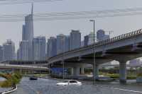 ΗΑΕ: Aποτιμούν το κόστος των επικών βροχοπτώσεων – Συνεχίζονται τα προβλήματα στο αεροδρόμιο του Ντουμπάι
