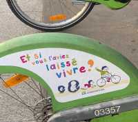 Γαλλία: Μηνύματα κατά των αμβλώσεων σε… ενοικιαζόμενα ποδήλατα του Παρισιού
