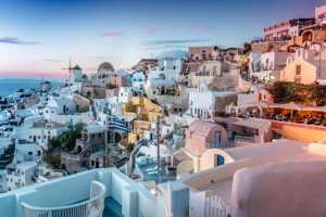 Μύκονος, Σαντορίνη και Κρήτη θολώνουν το αφήγημα για νέα ρεκόρ στον τουρισμό - Ποιες είναι οι πηγές του κακού