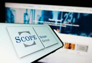Scope Ratings: Διατηρεί την αξιολόγηση ΒΒΒ-
