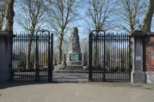 Βέλγιο: Bεβήλωση 85 τάφων στο εβραϊκό τμήμα νεκροταφείου του Σαρλερουά