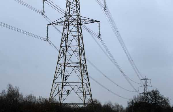 Μεγάλη Βρετανία: Μείωση των λογαριασμών ενέργειας χωρίς ελάφρυνση στους καταναλωτές