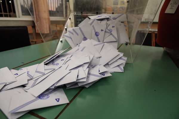 Αυτοδιοικητικές εκλογές 2023: Τα μηνύματα της κάλπης αποκωδικοποιούν τα κομματικά επιτελεία