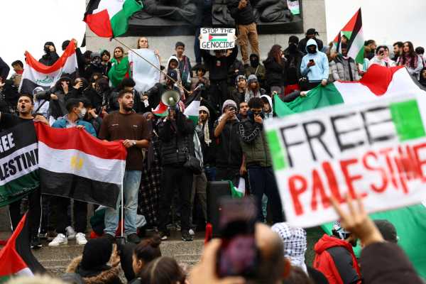 Βρετανία: Περίπου 100.000 διαδηλώνουν υπέρ της Παλαιστίνης στο Λονδίνο