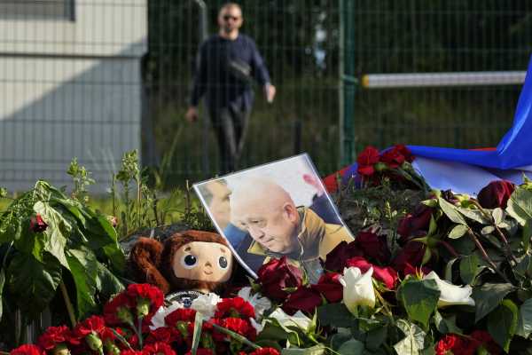 Ρωσία: Ανασύρθηκαν οι σοροί των 10 θυμάτων από τη συντριβή του αεροσκάφους που μετέφερε τον Πριγκόζιν