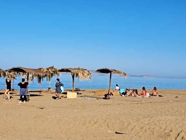 Παραλίες: Αυθαιρεσίες στον αιγιαλό κάνουν απαγορευτική την πρόσβαση στην Κρήτη (vid)