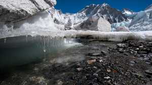 Οι παγετώνες των Ιμαλαΐων λιώνουν με πρωτοφανείς ρυθμούς, προειδοποιεί έκθεση