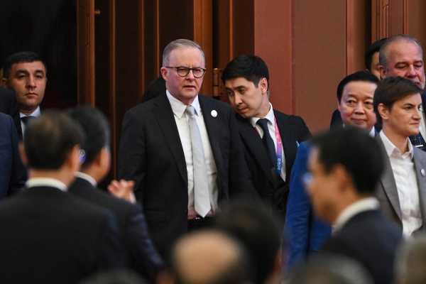 Κίνα: Η ειρήνη στην περιοχή και η ενίσχυση συνεργασίας στις συνομιλίες του Σι Τζινπίνγκ με τον Αυστραλό πρωθυπουργό