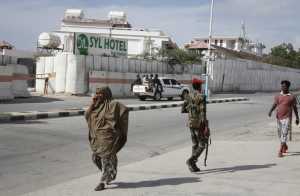 Σομαλία: Ένοπλη επίθεση της Σεμπάμπ σε πολυτελές ξενοδοχείο – Άγνωστος ο αριθμός των θυμάτων