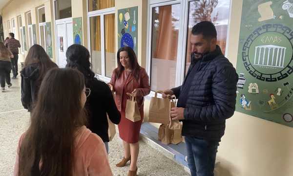 Δήμος Γόρτυνας: Ένα συμβολικό δώρο και ευχές για τους υποψηφίους των Πανελλαδικών Εξετάσεων
