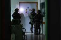 Ο ισραηλινός στρατός εντείνει τις έρευνες στο νοσοκομείο αλ Σίφα – Eκτός λειτουργίας οι επικοινωνίες στον παλαιστινιακό θύλακα