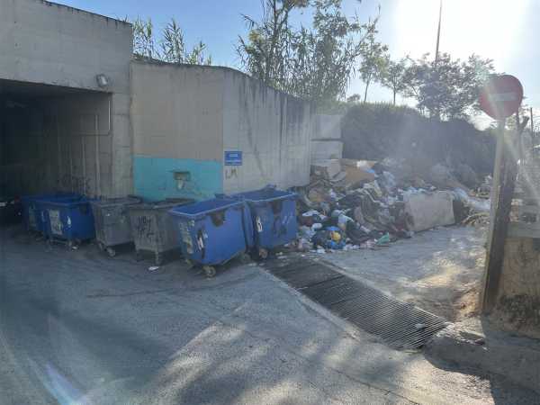 «Πνίγεται» από τα σκουπίδια και τη δυσοσμία η Άνω Νέα Αλικαρνασσός