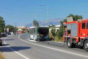 Λεωφορείο πήρε φωτιά εν κινήσει κοντά στο ΠΑΓΝΗ - Άρχισε να βγάζει καπνούς ενώ εκτελούσε δρομολόγιο (pics)
