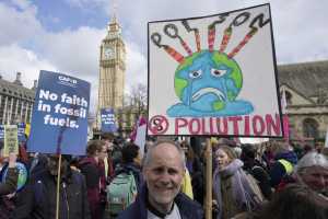 Μεγάλη διαδήλωση στην καρδιά του Λονδίνου για την Παγκόσμια Ημέρα της Γης