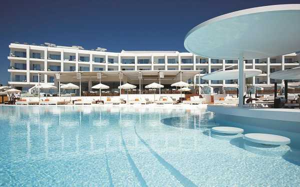 IOGR: Strategic goal is the acquisition of large hotels in the main Greek tourist markets