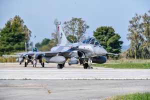 Ο «Ηνίοχος» άνοιξε τα φτερά του: Στην Ανδραβίδα η παγκόσμια αεροπορική ελίτ – Πόλος έλξης τα ελληνικά Rafale και F-16 Viper