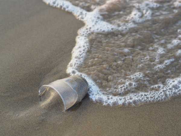 Υπάρχει λιγότερο πλαστικό στη θάλασσα από ό,τι νομίζαμε, λένε οι επιστήμονες