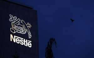 Nestle: Απαγορευμένες μέθοδοι αποστείρωσης στα μεταλλικά νερά στη Γαλλία