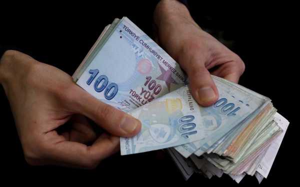 Σε νέο χαμηλό ρεκόρ η λίρα Τουρκίας έναντι του δολαρίου